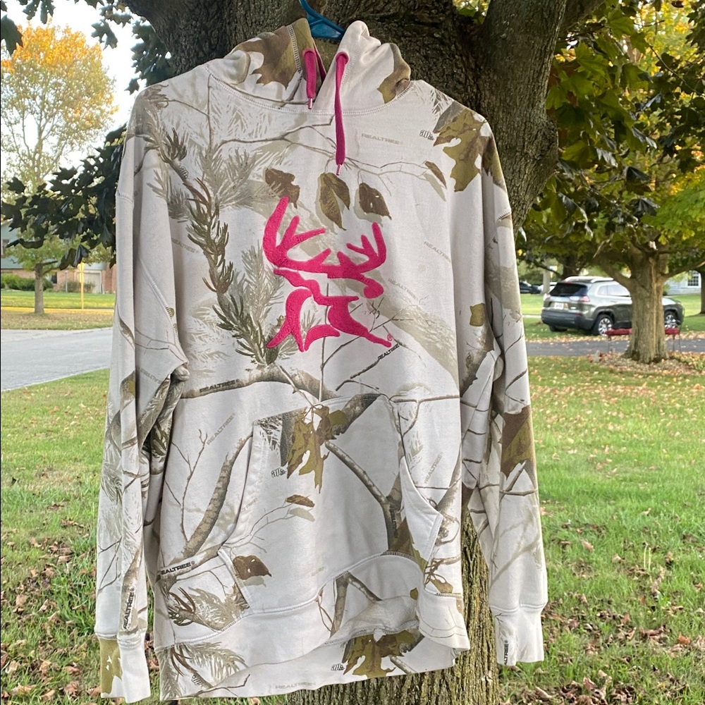 Bushmaster  Northwoods Women’s Large Realtree Pink and White Camouflage Hoodie
